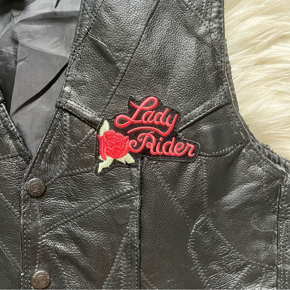 Diamond Plate Rock Design Genuine Leather Vest - Women's Motorcycle Jacket 🏍️ - Picture 4 of 9
